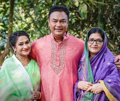 ইউটিউব ট্রেন্ডিংয়ে ‘তোমাদের গল্প’, কাঁদাচ্ছে দর্শক