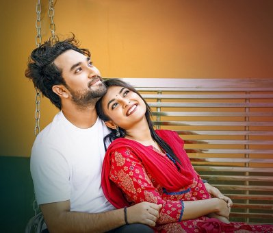 ইউটিউব ট্রেন্ডিংয়ে ‘তোমাদের গল্প’, কাঁদাচ্ছে দর্শক
