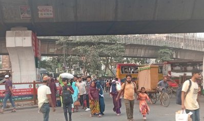 যাত্রাবাড়ীতে বেড়েছে যাত্রী ও যানবাহনের চাপ
