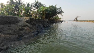 এভাবে চলতে থাকলে কয়েকটি ইউনিয়ন বিলীন হয়ে যাওয়ার শঙ্কা স্থানীয় বাসিন্দাদের