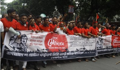 শ্রমজীবী মানুষের মিছিল-সমাবেশে মুখর পল্টন এলাকা