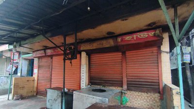 নামিদামি হোটেল-রেস্তোরাঁ থেকে শুরু করে রাস্তার পাশের ঝুঁপড়ি হোটেলও বন্ধ