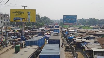 ঢাকা-চট্টগ্রাম মহাসড়কে ২৫ কিলোমিটার দীর্ঘ যানজট