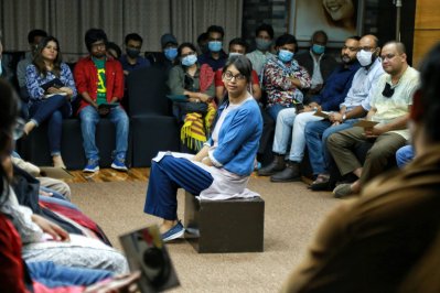 ‘বিস্ময়কর সবকিছু’ নাটকের একটি দৃশ্যে মহসিনা আক্তার 