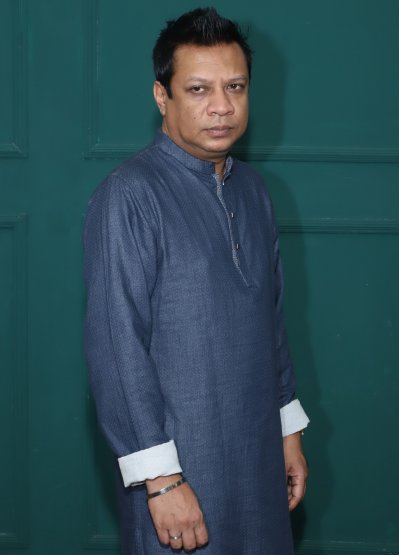 ‘গুলমোহর’ সিরিজে ইন্তেখাব দিনার