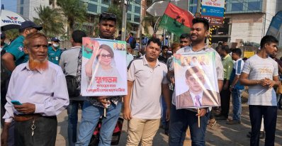 বিমানবন্দরে বিএনপি নেতাকর্মীদের ভিড়