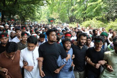 হাসনাত ও সারজিসের নেতৃত্বে মিছিল 
