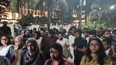 কয়েকশ নেতাকর্মী নিয়ে আ.লীগের নিষিদ্ধের কর্মসূচিতে যোগ দিলেন নাহিদ