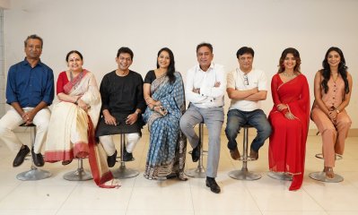 নির্মাতাসহ ‘উৎসব’ সিনেমার অভিনয়শিল্পীরা