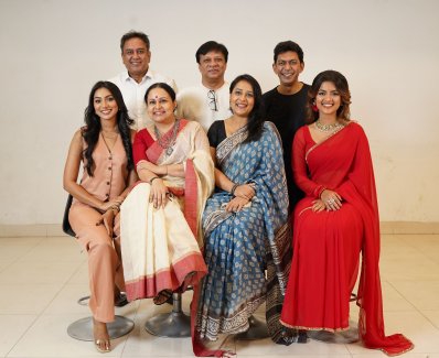 ‘উৎসব’ সিনেমার অভিনয়শিল্পীরা