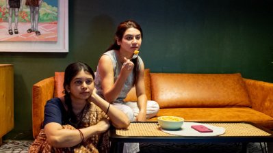 আরেকটি দৃশ্যে জয়া ও মহসিনা