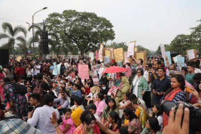 ‘নারীর ডাকে মৈত্রী যাত্রা’ কর্মসূচিতে অংশগ্রহণকারীরা