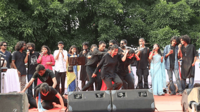 ‘নারীর ডাকে মৈত্রী যাত্রা’ কর্মসূচিতে সাংস্কৃতিক সংগঠনের পরিবেশনা