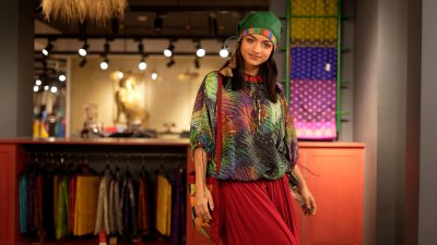অনুষ্ঠানে অংশ নেওয়া মডেল