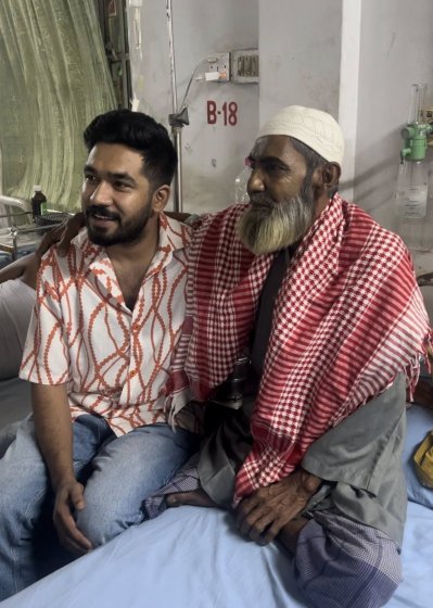 মনু মিয়ার সঙ্গে খায়রুল বাশার