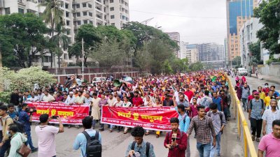 শ্রমিকদের ‘মার্চ টু যমুনা’ কর্মসূচি
