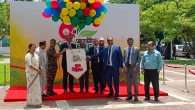 বেলুন উড়িয়ে অনুষ্ঠানের উদ্বোধন করেন বাণিজ্য উপদেষ্টা শেখ বশিরউদ্দীন, ছবি: নাসিরুল ইসলাম