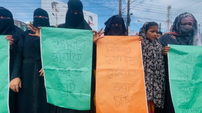 নিখোঁজ জেলেকে ফেরত চান স্বজনরা