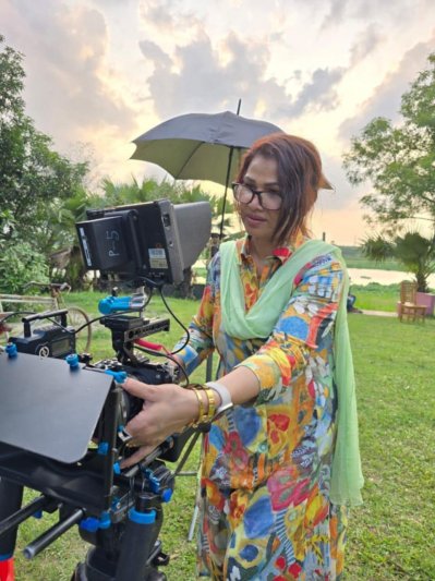 শুটিংয়ে নির্মাতা