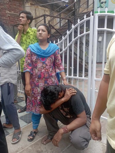 গণতান্ত্রিক ছাত্র জোটের কর্মসূচিতে শাহবাগবিরোধী ঐক্যের ব্যানারে হামলায় আহত