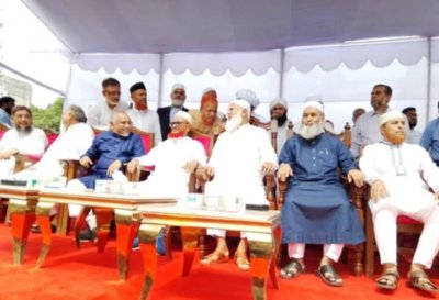 মঞ্চে জামায়াতের বিভিন্ন পর্যায়ের নেতারা উপস্থিত ছিলেন