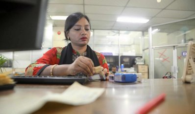 ঈদের আগে গ্রাহকদের টাকা তোলার ভিড়