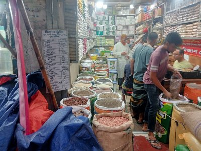 মসলা দোকানে নেই তেমন ক্রেতা
