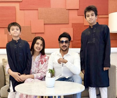 দুই ছেলের সঙ্গে বর্ষা ও অনন্ত জলিল