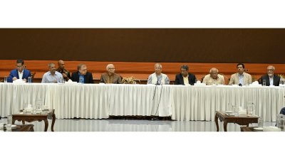 গত ২ জুন বিভিন্ন রাজনৈতিক দলের সঙ্গে জাতীয় ঐকমত্য কমিশনের বৈঠক, ছবি: পিআইডি