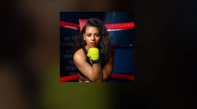 ওয়ার্ল্ড ফিমেল ফ্লাইওয়েট শিরোপা জিতেছেন রুকসানা। 