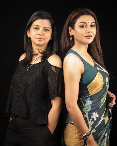 জয়া আর শারমিন