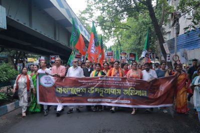 কলকাতা ও দিল্লিতে বাংলাদেশ দূতাবাসে বিক্ষোভ বিজেপির