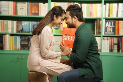 ‘সম্মান’ নাটকের একটি দৃশ্য