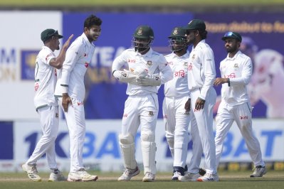 দিনের শুরুতে সাফল্য এনে দিয়েছিলেন নাঈম। 