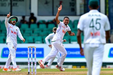 ৫ উইকেট নিয়েছেন তাইজুল।