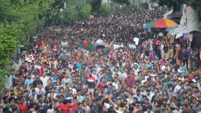 মিছিলে অংশ নেয় হাজারো শিক্ষার্থী ও চাকরিপ্রত্যাশী (ছবি: সাজ্জাদ হোসেন)