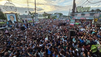 পঞ্চগড়ে জুলাই পদযাত্রা শেষে শহরের চৌরঙ্গী মোড়ে এনসিপির পথসভা