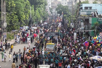 হোসনি দালান থেকে বের হয় মিছিল