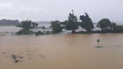 জেলার নয় উপজেলার অর্ধশতাধিক গ্রামে জলাবদ্ধতা সৃষ্টি হয়েছে