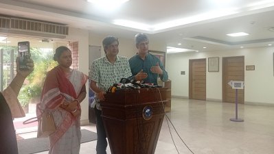 সাংবাদিকদের ব্রিফ করেন জোনায়েদ সাকি