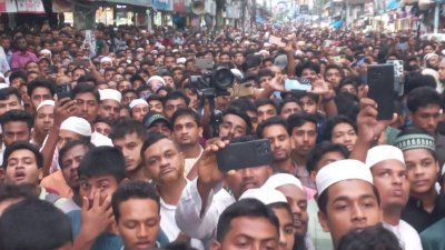 বরগুনায় এনসিপির সমাবেশে মানুষের ঢল