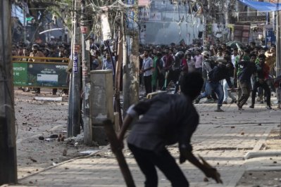 রণক্ষেত্র হয়ে ওঠে রাজধানীর বিভিন্ন এলাকা 