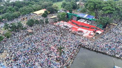 সমাবেশ শুরু হওয়ার আগেই সোহরাওয়ার্দী উদ্যানে জড়ো হয়েছেন নেতাকর্মীরা
