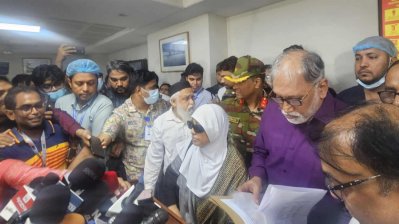 জাতীয় বার্ন ও প্লাস্টিক সার্জারি ইনস্টিটিউটে সাংবাদিকদের ব্রিফ করেন স্বাস্থ্য ও পরিবার কল্যাণ মন্ত্রণালয়ের বিশেষ সহকারী অধ্যাপক ডা. সায়েদুর রহমান