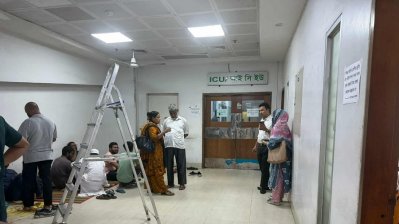 বার্ন ইউনিটে দগ্ধদের আর্তনাদ, নীরবে চোখের পানি মুছছেন অভিভাবকরা