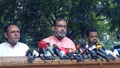 বক্তব্য রাখছেন ডা. মোস্তাফিজুর রহমান ইরান
