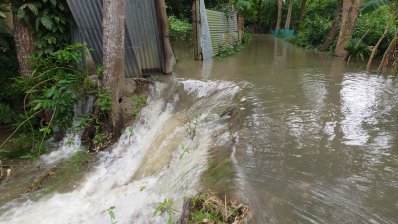 মেঘনার পানি বিপদসীমার ওপরে, উপকূলীয় অঞ্চল প্লাবিত