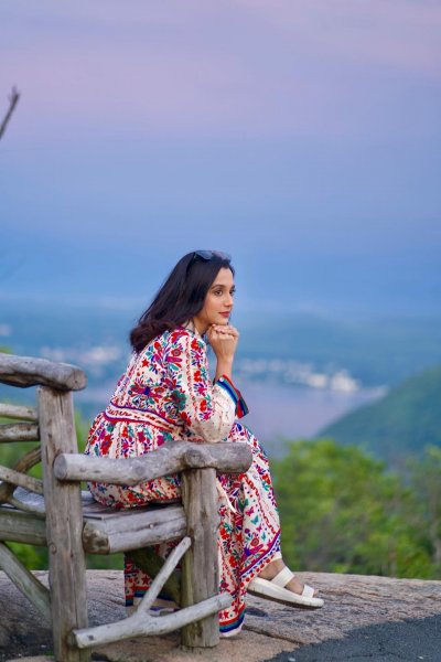 ‘পিরিতের বেড়া’ ভেঙে উড়ছেন মার্কিন মুলুকে...