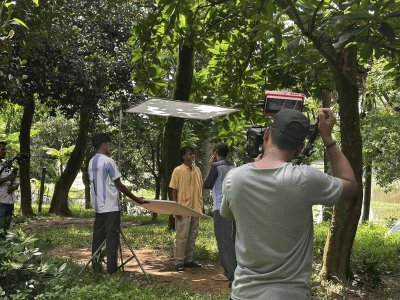 প্রথম দিনের শুটিংয়ের একটি দৃশ্য