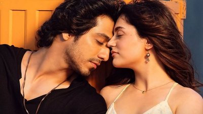 আহান পান্ডে ও অনীত পড্ডা